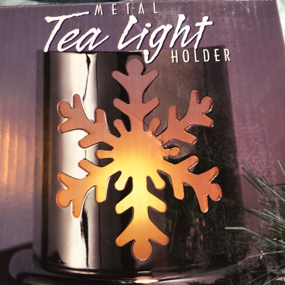 Tea Light Holder, Metal Snowflake Image - Picture 1 of 12